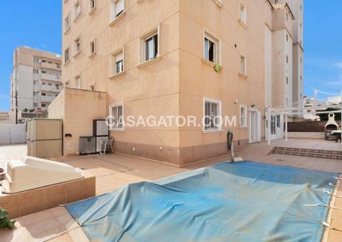 Townhouse with 3 bedrooms and 1 bathrooms in Torrevieja, Alicante