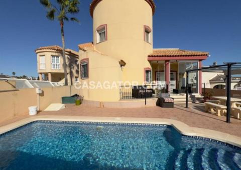 Villa with 5 bedrooms and 4 bathrooms in Ciudad Quesada, Alicante