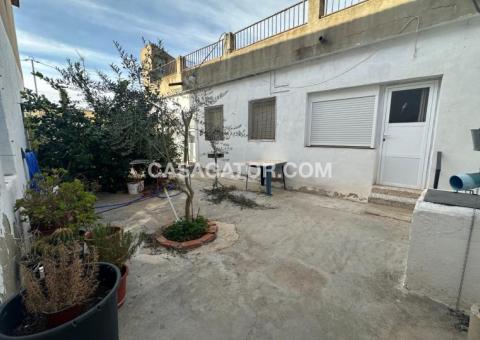 Townhouse with 4 bedrooms and 1 bathrooms in Torremendo, Alicante