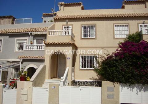 Townhouse with 2 bedrooms and 2 bathrooms in Gran Alacant, Alicante