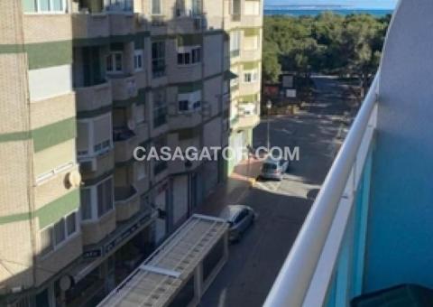 Penthouse with 3 bedrooms and 2 bathrooms in Guardamar del Segura, Alicante