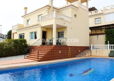 Semi detached with 3 bedrooms and 2 bathrooms in Algorfa, Alicante