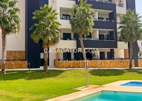 Apartment with 2 bedrooms and 2 bathrooms in Torrevieja, Alicante