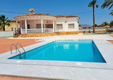 Finca with 3 bedrooms and 2 bathrooms in Catral, Alicante