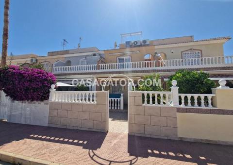 Townhouse with 3 bedrooms and 2 bathrooms in Benijófar, Alicante