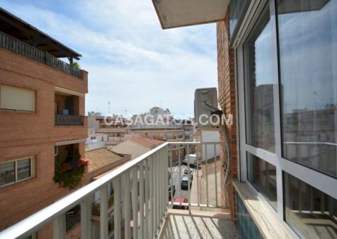 Apartment with 3 bedrooms and 2 bathrooms in Guardamar del Segura, Alicante