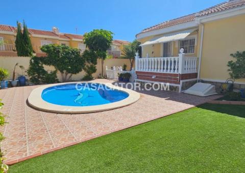 Villa with 3 bedrooms and 2 bathrooms in Ciudad Quesada, Alicante