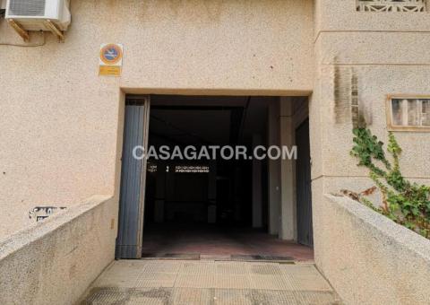 Garage with 0 bedrooms and 0 bathrooms in Torrevieja, Alicante