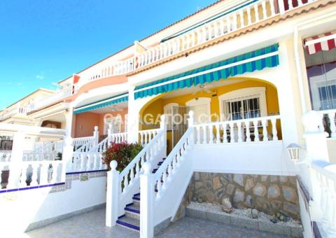 Townhouse with 3 bedrooms and 2 bathrooms in Benijófar, Alicante