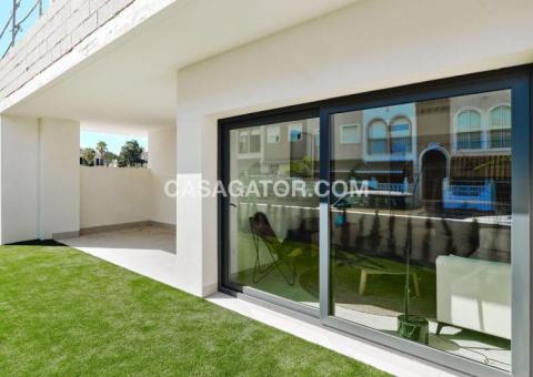 Apartment with 2 bedrooms and 2 bathrooms in Torrevieja, Alicante