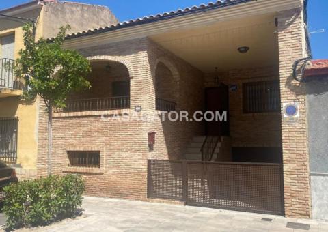 Townhouse with 4 bedrooms and 3 bathrooms in Rafal, Alicante
