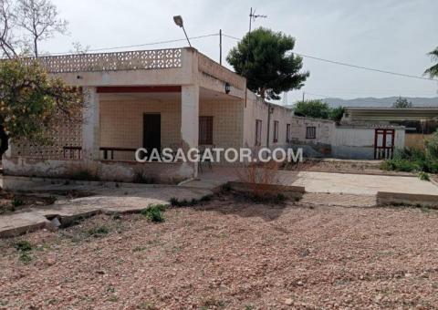 Finca with 3 bedrooms and 1 bathrooms in Crevillente, Alicante