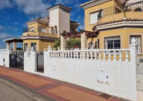 Villa with 3 bedrooms and 2 bathrooms in Algorfa, Alicante