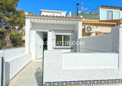Townhouse with 2 bedrooms and 1 bathrooms in Orihuela Costa, Alicante