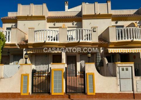 Townhouse with 2 bedrooms and 2 bathrooms in Orihuela Costa, Alicante