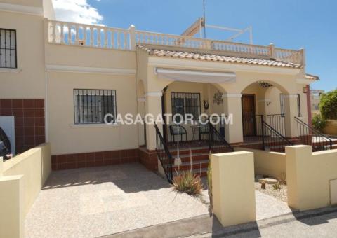 Bungalow with 2 bedrooms and 2 bathrooms in Algorfa, Alicante