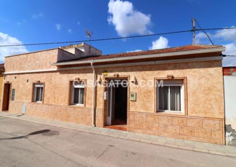 Bungalow with 3 bedrooms and 2 bathrooms in Rafal, Alicante