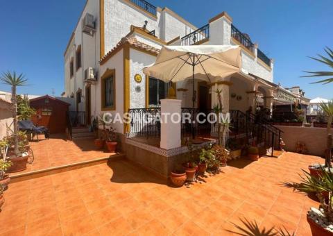 Townhouse with 3 bedrooms and 2 bathrooms in Orihuela, Alicante