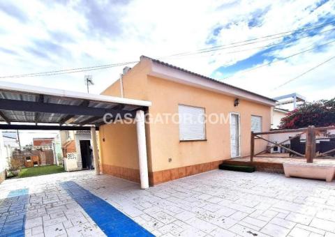 Bungalow with 3 bedrooms and 1 bathrooms in Torrevieja, Alicante