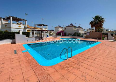 Townhouse with 3 bedrooms and 1 bathrooms in Torrevieja, Alicante