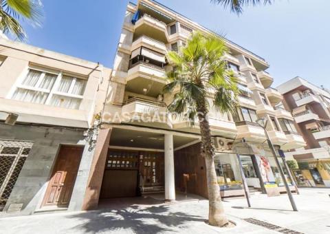 Apartment with 4 bedrooms and 2 bathrooms in Torrevieja, Alicante