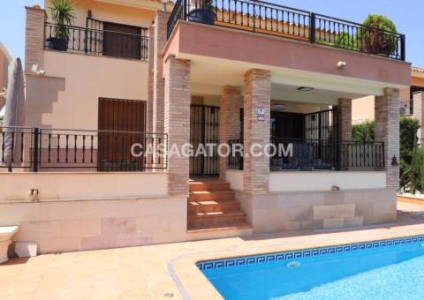 Villa with 3 bedrooms and 2 bathrooms in Algorfa, Alicante