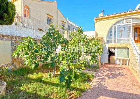 Semi detached with 2 bedrooms and 1 bathrooms in Torrevieja, Alicante