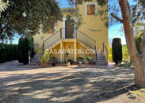 Finca with 4 bedrooms and 2 bathrooms in Daya Vieja, Alicante