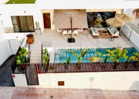 Villa with 4 bedrooms and 4 bathrooms in Rojales, Alicante