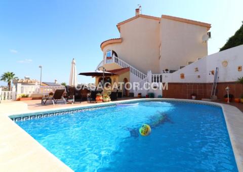 Villa with 2 bedrooms and 1 bathrooms in Rojales, Alicante