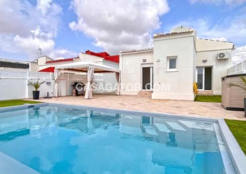 Villa with 3 bedrooms and 2 bathrooms in Torrevieja, Alicante