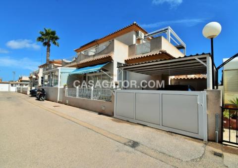 Villa with 2 bedrooms and 2 bathrooms in Orihuela Costa, Alicante