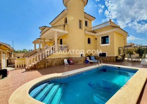 Villa with 5 bedrooms and 2 bathrooms in Algorfa, Alicante