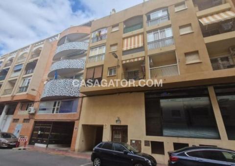 Apartment with 1 bedrooms and 1 bathrooms in Torrevieja, Alicante