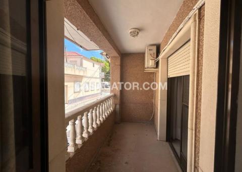 Apartment with 4 bedrooms and 2 bathrooms in Torremendo, Alicante