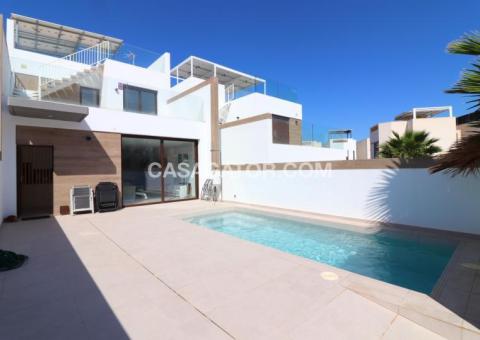 Townhouse with 3 bedrooms and 2 bathrooms in Benijófar, Alicante