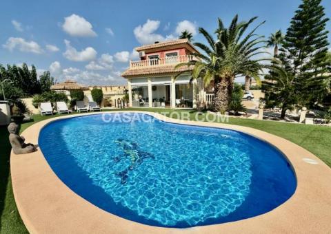 Finca with 3 bedrooms and 2 bathrooms in Catral, Alicante