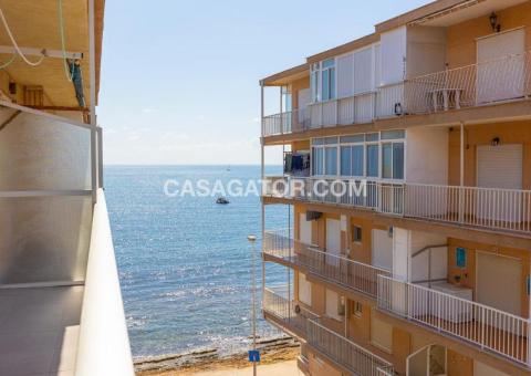 Apartment with 3 bedrooms and 2 bathrooms in Torrevieja, Alicante