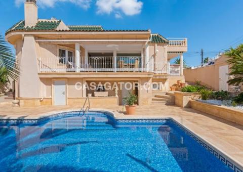 Villa with 4 bedrooms and 3 bathrooms in Ciudad Quesada, Alicante