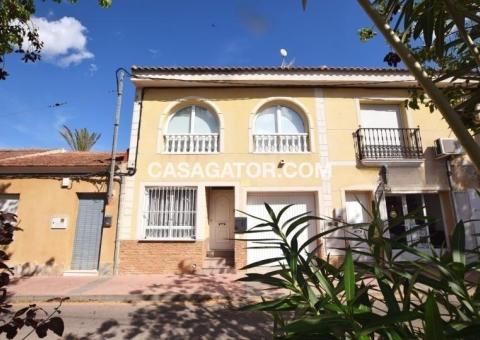 Townhouse with 3 bedrooms and 2 bathrooms in Benijófar, Alicante