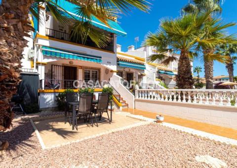 Bungalow with 2 bedrooms and 2 bathrooms in Orihuela Costa, Alicante