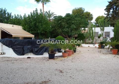 Finca with 3 bedrooms and 1 bathrooms in Crevillente, Alicante