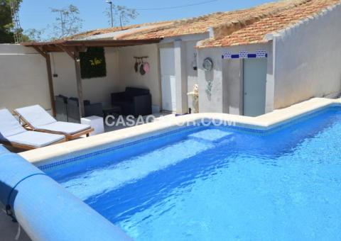 Finca with 5 bedrooms and 3 bathrooms in Torremendo, Alicante