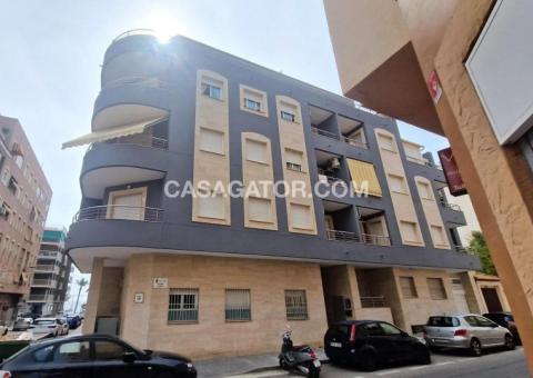 Apartment with 3 bedrooms and 2 bathrooms in Torrevieja, Alicante