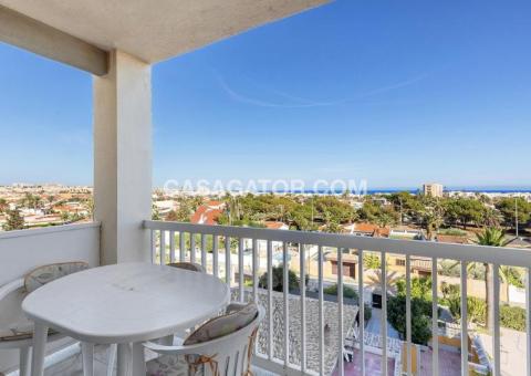 Penthouse with 3 bedrooms and 2 bathrooms in Torrevieja, Alicante