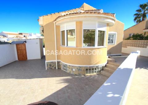 Villa with 5 bedrooms and 2 bathrooms in Ciudad Quesada, Alicante