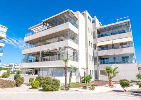 Apartment with 4 bedrooms and 2 bathrooms in Orihuela Costa, Alicante