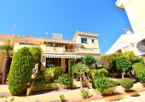 Townhouse with 2 bedrooms and 1 bathrooms in Orihuela Costa, Alicante