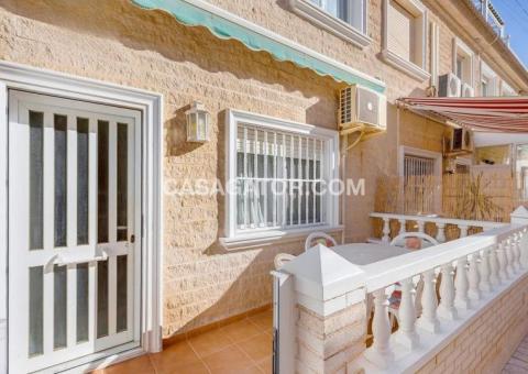 Townhouse with 3 bedrooms and 2 bathrooms in La Mata, Alicante