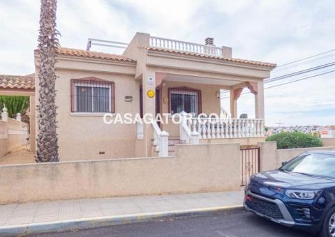 Villa with 3 bedrooms and 2 bathrooms in Algorfa, Alicante